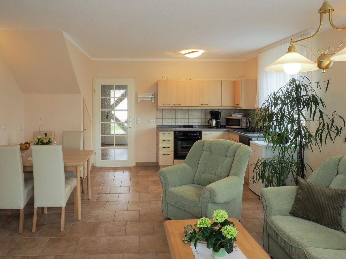 Modern Apartment In Kuhlungsborn With Garden Eksteriør billede